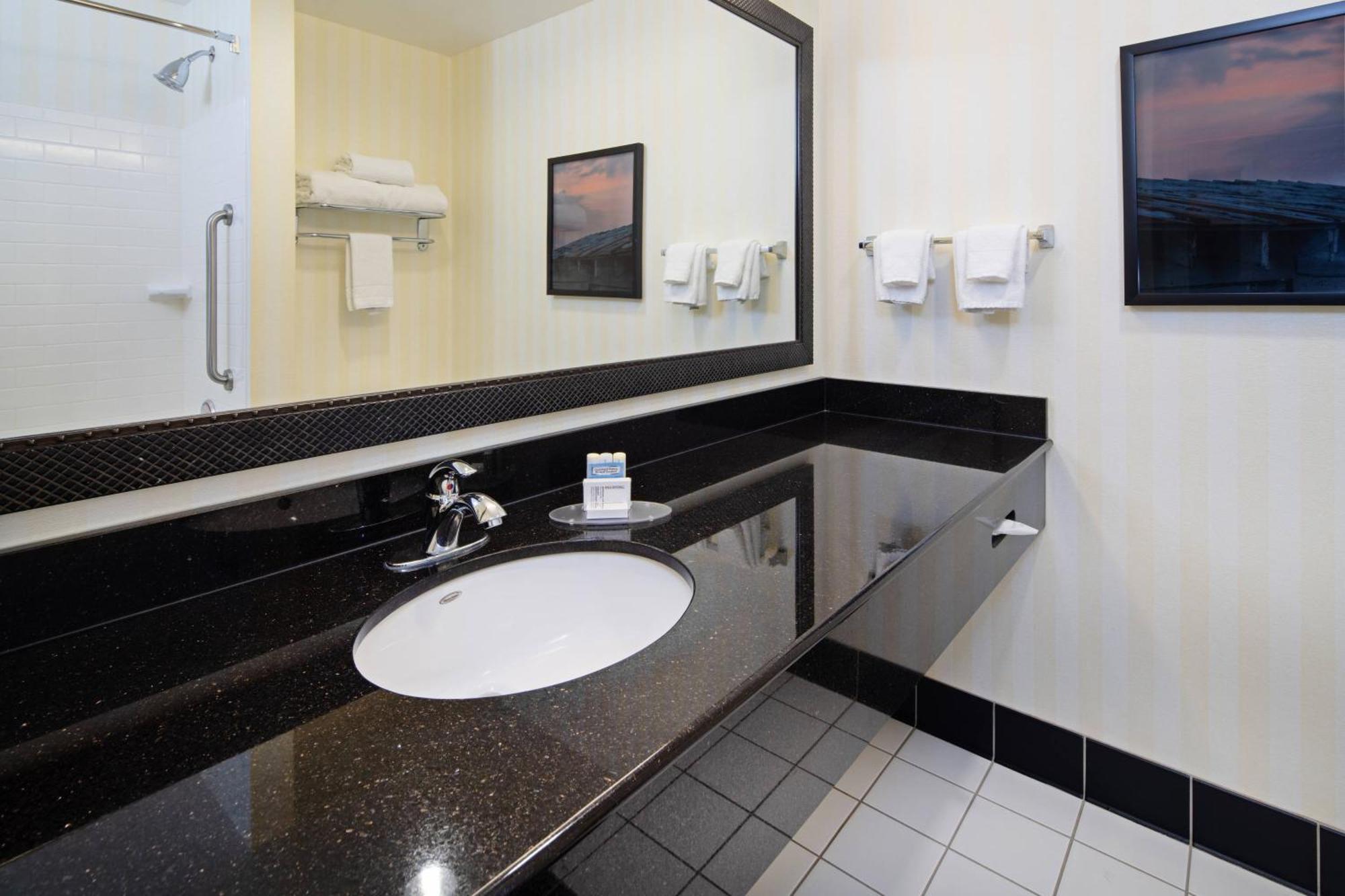 Fairfield Inn & Suites Seattle Bremerton Buitenkant foto