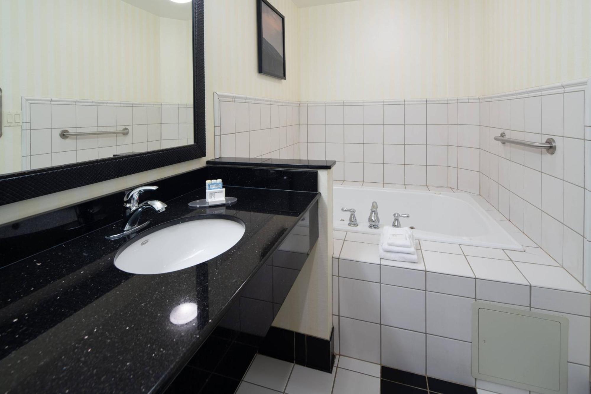 Fairfield Inn & Suites Seattle Bremerton Buitenkant foto